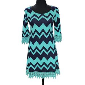 SI style women's lightweight fashionable, standout mini dress, size small